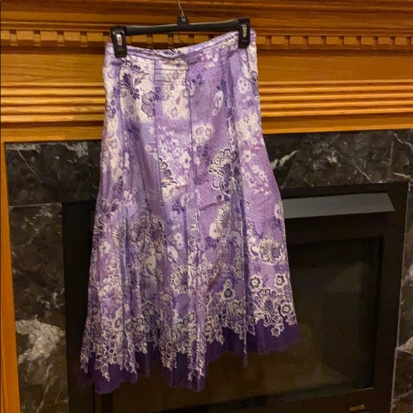 Fully lined purple and white skirt - Picture 1 of 1